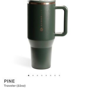 Brand new HydroJug Pine Traveler 32oz